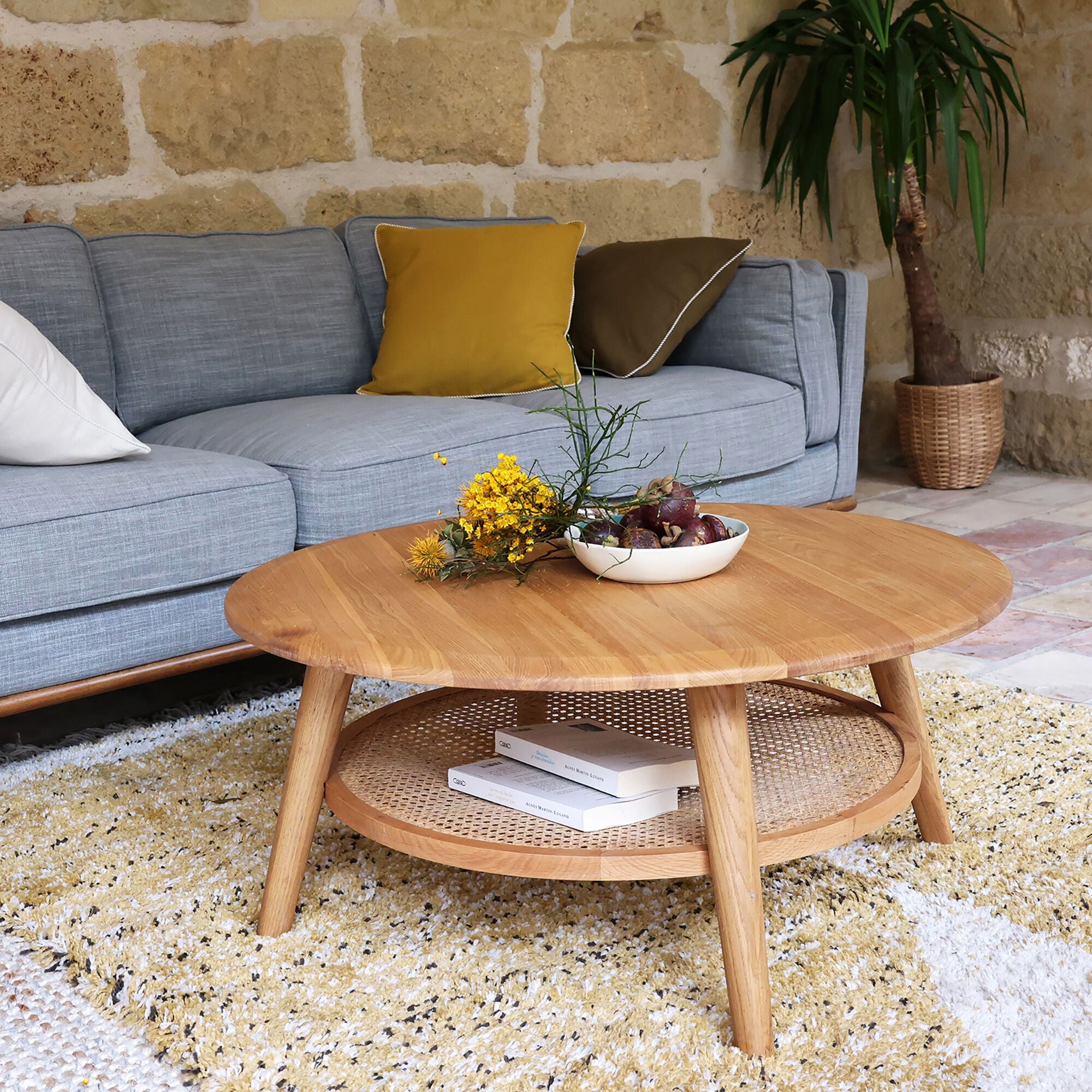 ANNOT - Table basse ronde en chêne et rotin D90cm - bois clair
