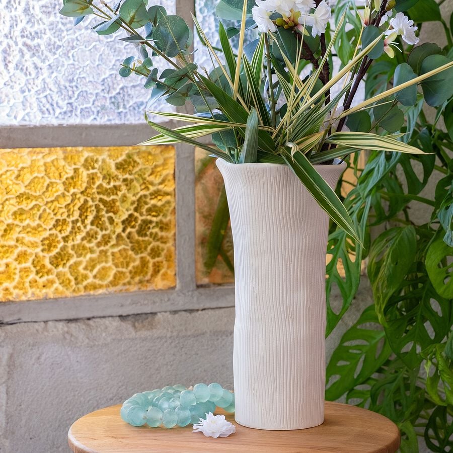 Vase strié en faïence H31,5cm - blanc-PELOURENQ