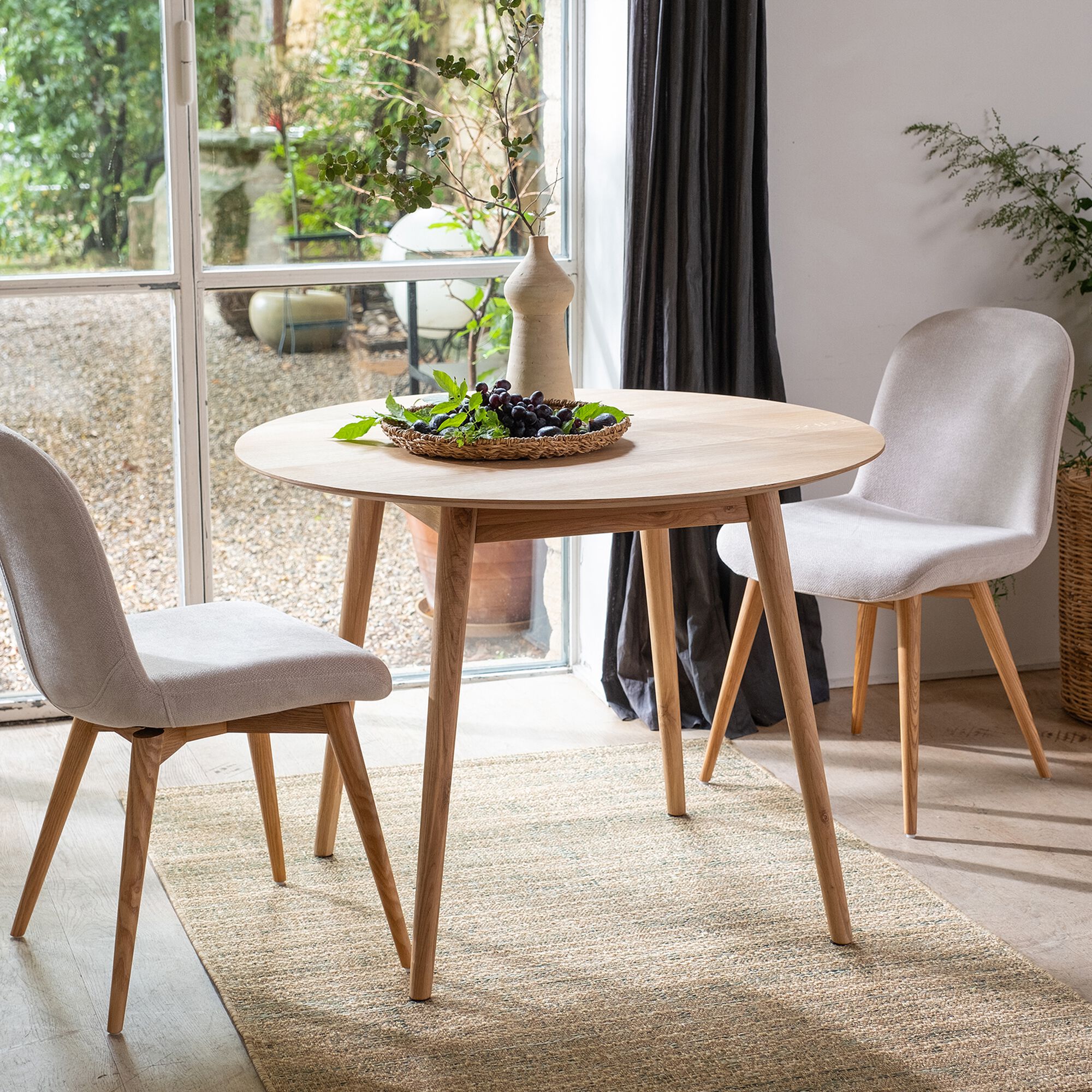 VEDENE - Table de repas ronde en bois de chêne - bois clair (4 places)