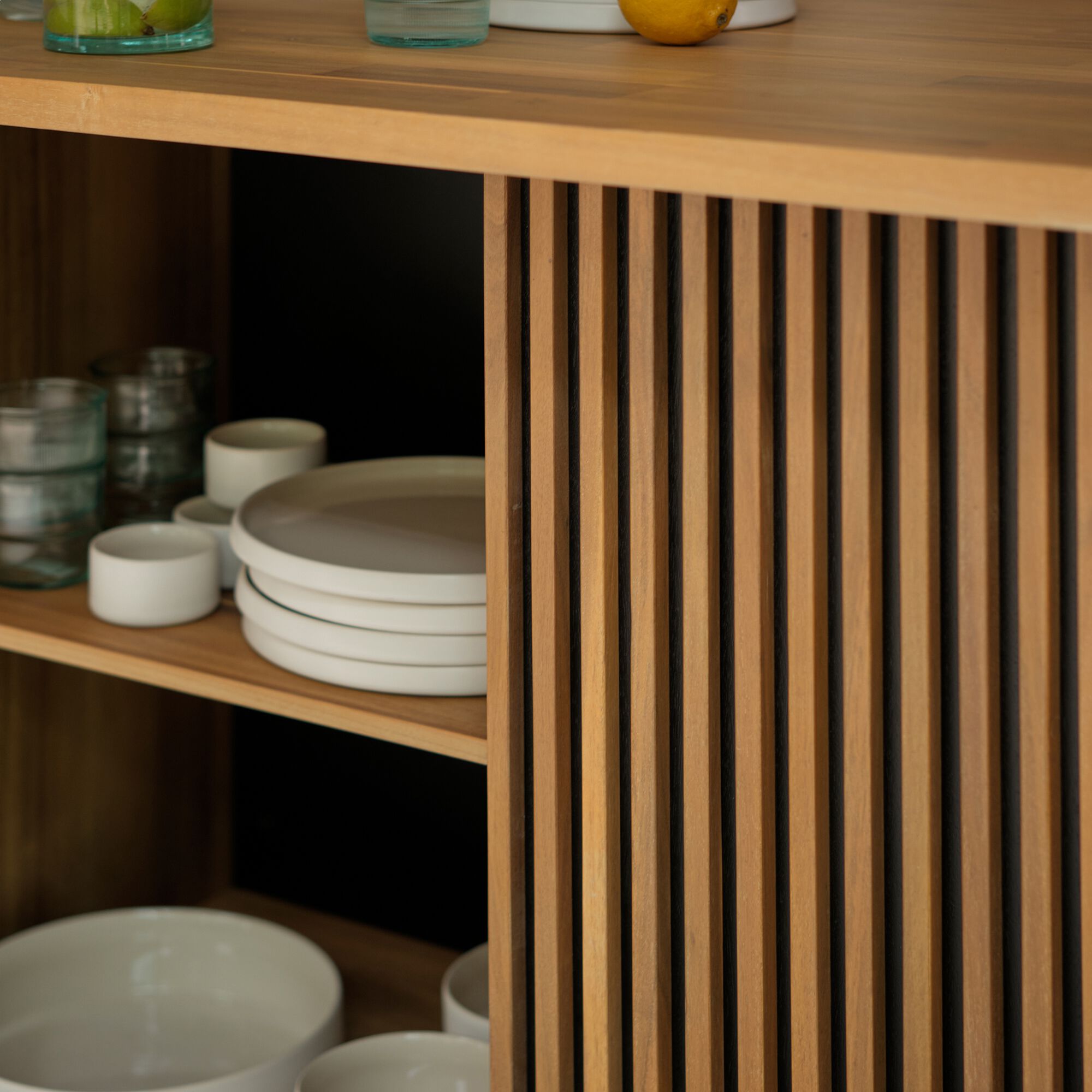 DIANE - Ilot central de cuisine à tasseaux avec rangement en acacia L150cm - bois clair