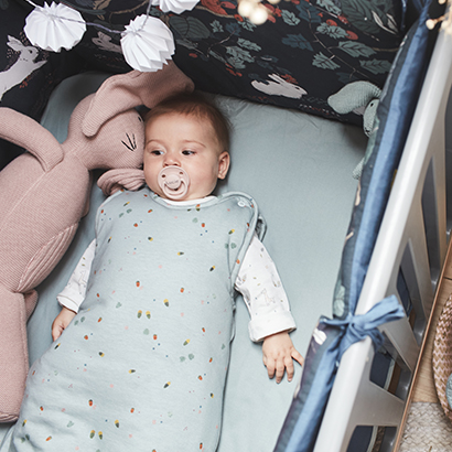 lit cabane en bois alinea pour chambre enfant