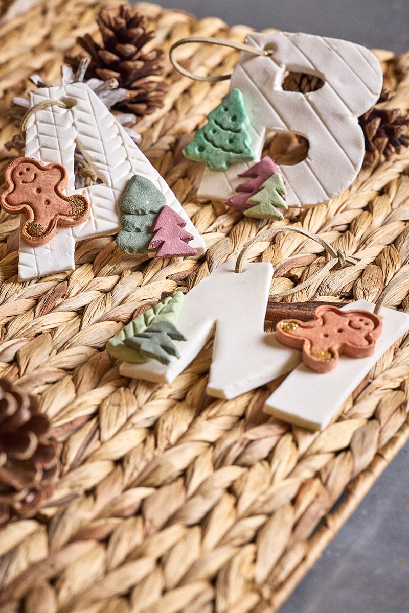 Atelier Initiale de Noël à suspendre alinea