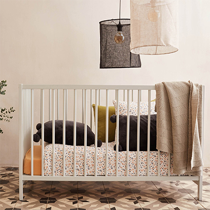 lit cabane en bois alinea pour chambre enfant