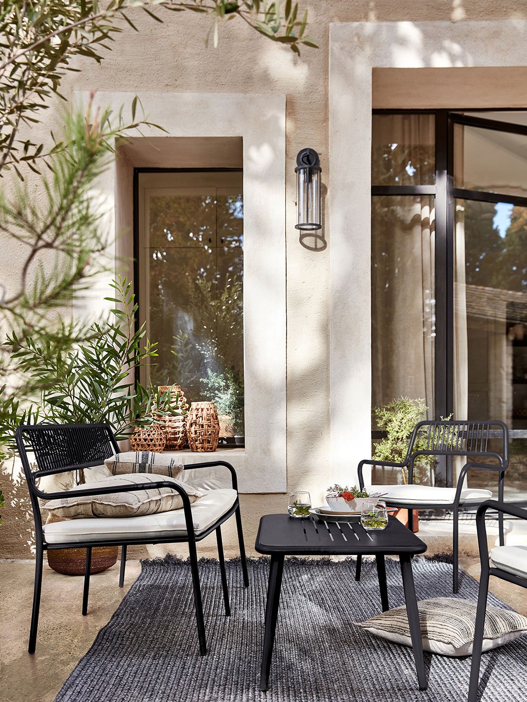 alinea - Comment entretenir son mobilier de jardin ?