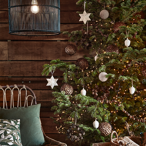 décoration pied de sapin noël
