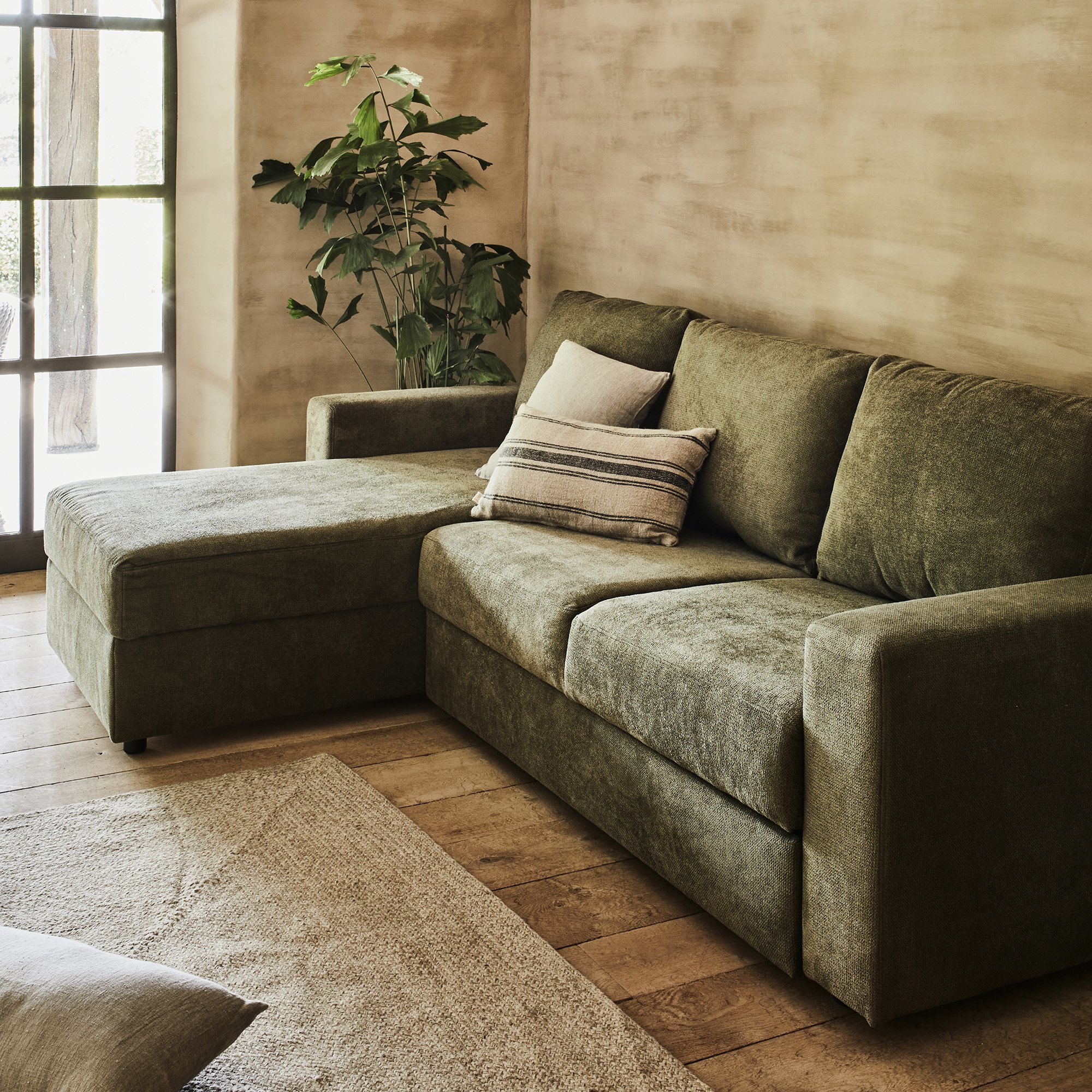 alinea - Déco et ameublement : quelle couleur avec un canapé vert foncé ?