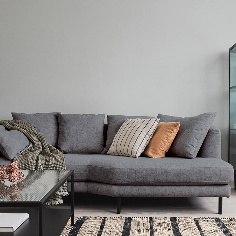 alinea idees déco, décorer son canapé gris
