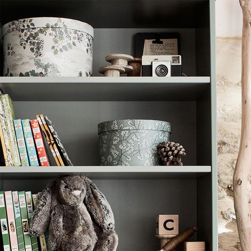 idées déco chambre enfant - rangement efficace dans la chambre fille
