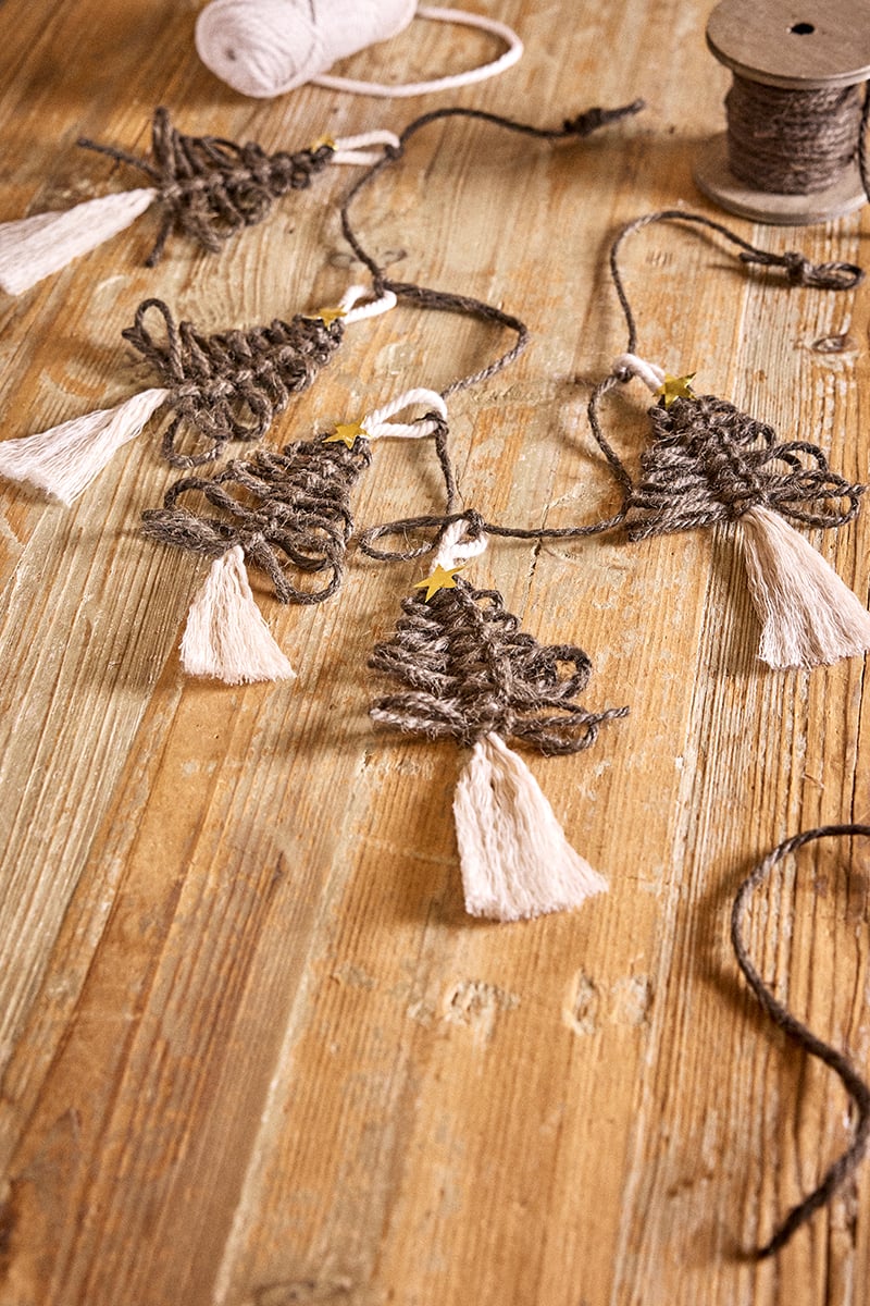 Atelier Guirlande de petits sapins en macramé alinea