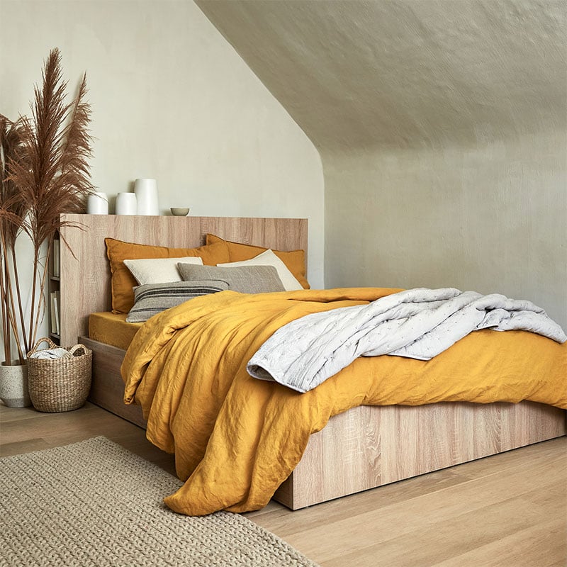 alinea idees déco, mariage des couleurs pour rendre une chambre chaleureuse