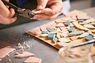 Tableau mosaïque en jesmonite-ATELIER