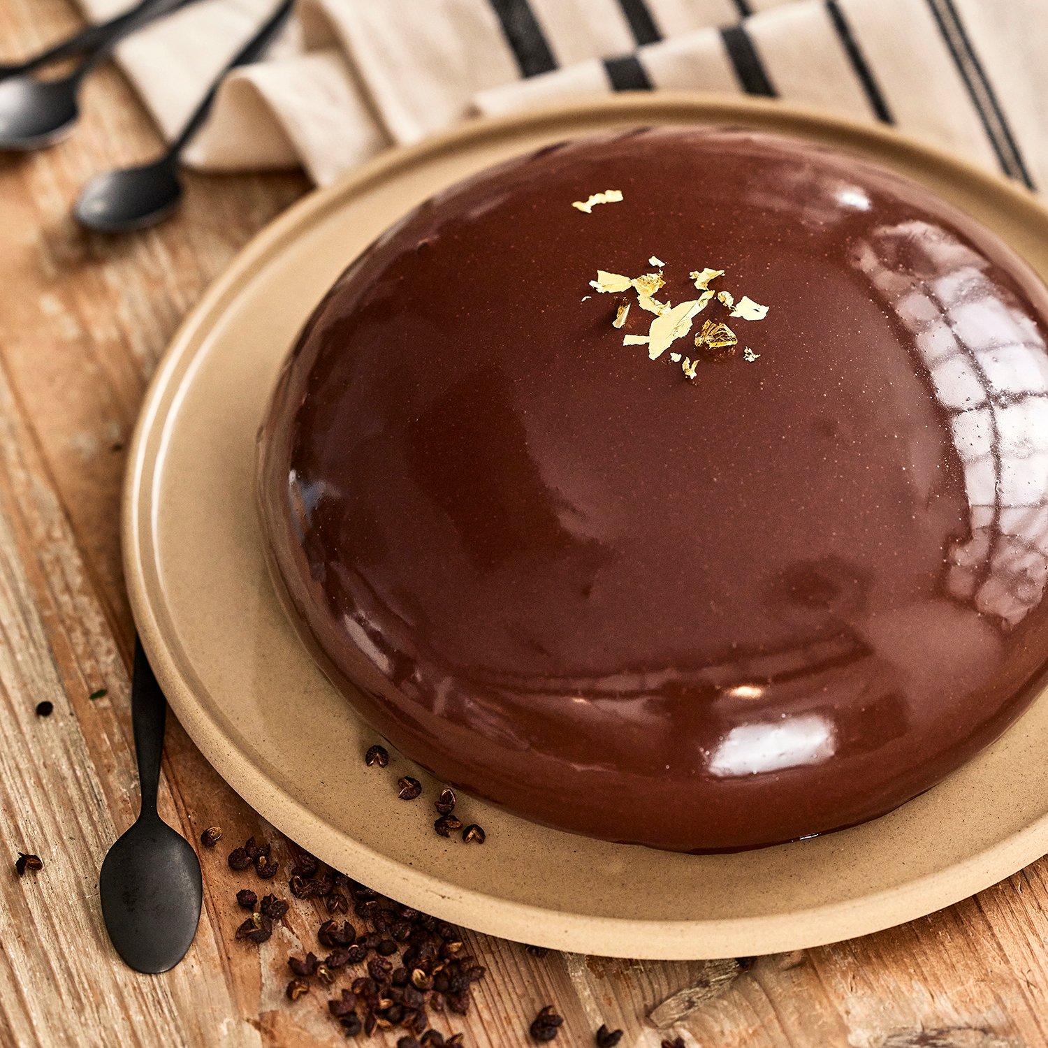 Entremets chocolat noir miroir atelier cuisine et dégustation alinea Entremets chocolat noir miroir atelier cuisine et dégustation alinea